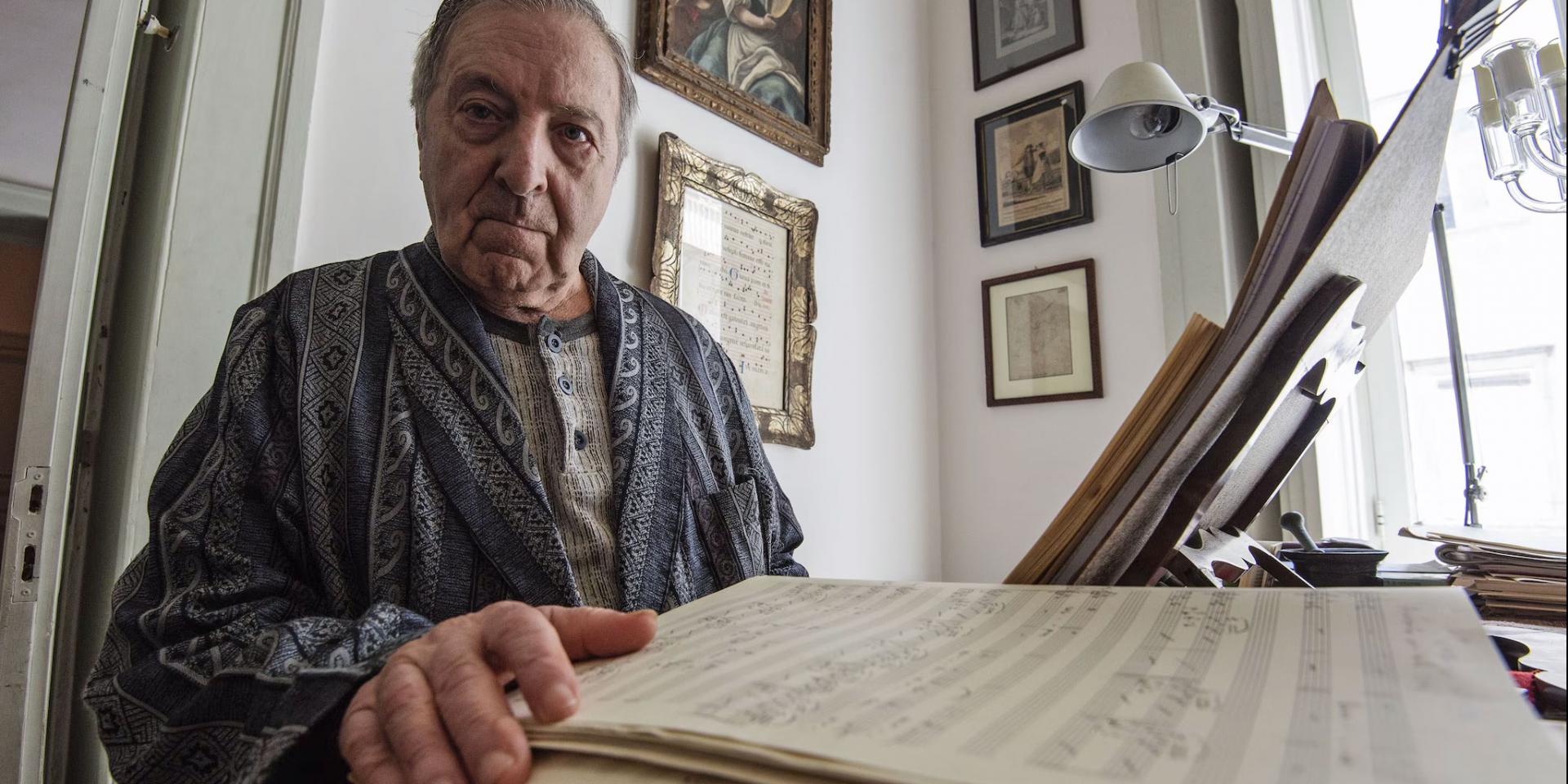 Roberto De Simone Roberto De Simone ritratto in casa sua