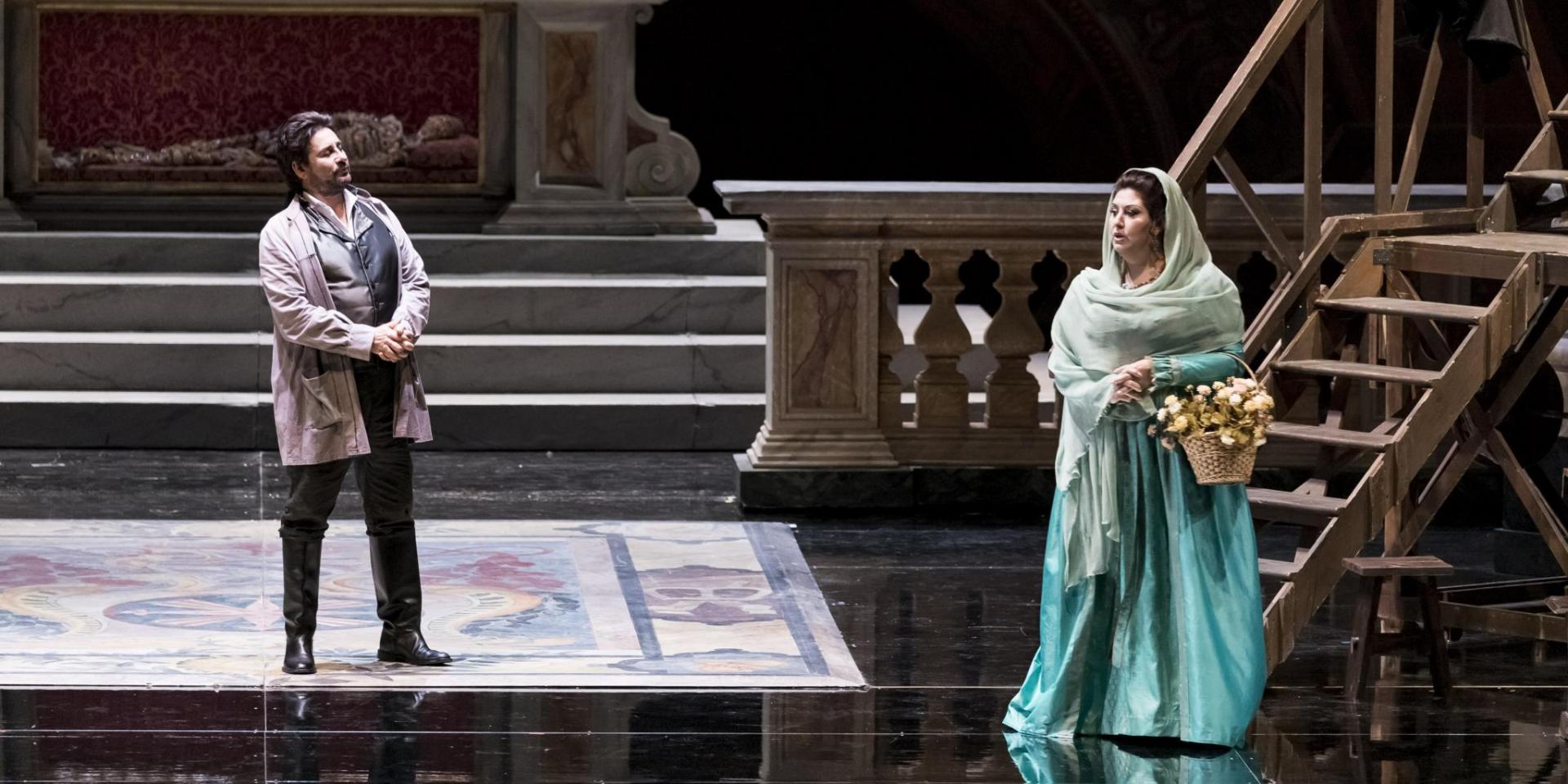 Marcelo Álvarez (Mario Cavaradossi) e Anna Pirozzi (Tosca) nell'atto I di Tosca (foto Edoardo Piva)