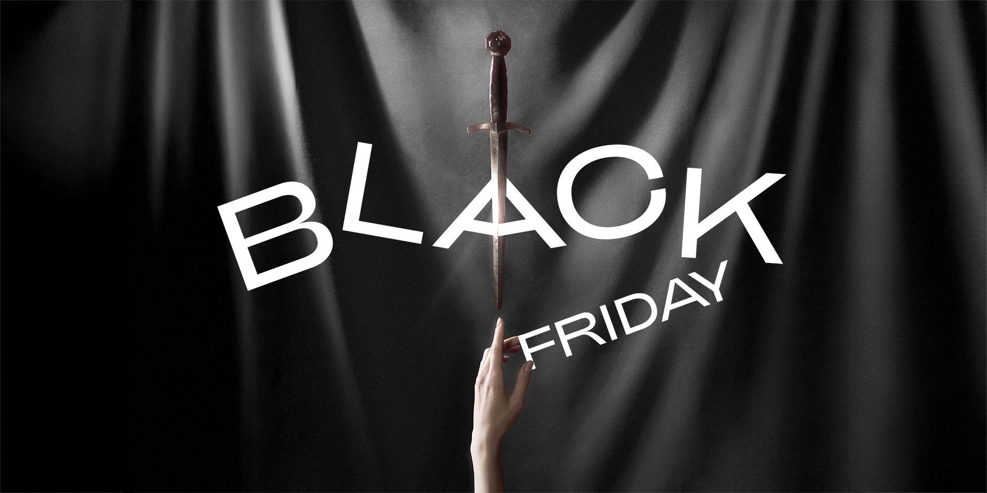 Immagine della Stagione 2025-26 con mano e pugnale convertita al bianco e nero